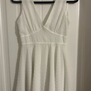 Elegant White Sleeveless Dress